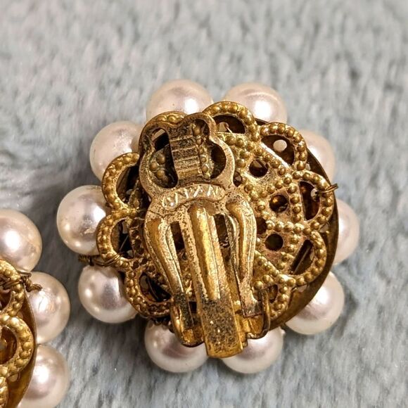 Vintage 50's Faux White Pearl Button Clip Earrings - Stamped Japan - Picture 7 of 7